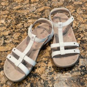 Taos Bone Leather T-strap Trophy Sandals - Size EU 38, US 7 - 7.5